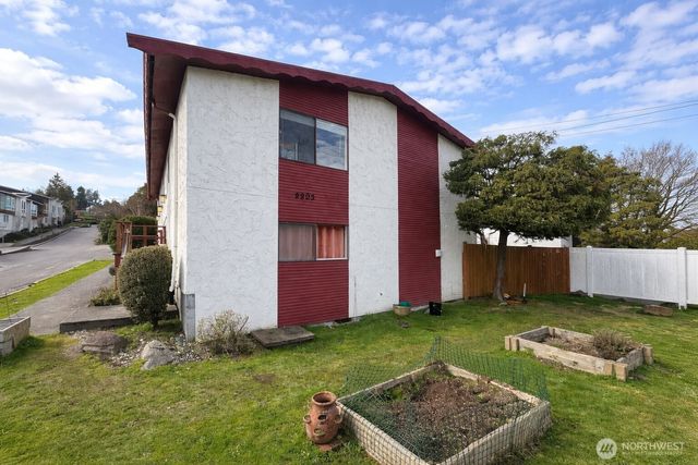 8803 23rd Avenue NE, Seattle, WA 98115