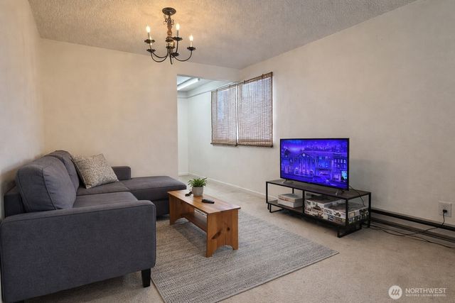 8803 23rd Avenue NE, Seattle, WA 98115