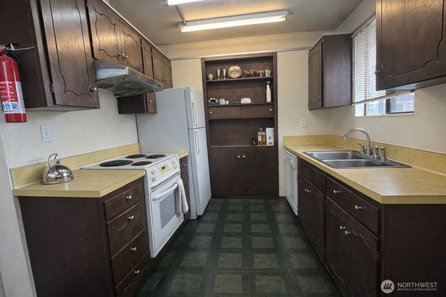 8803 23rd Avenue NE, Seattle, WA 98115