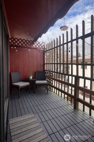 8803 23rd Avenue NE, Seattle, WA 98115