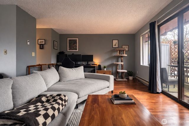 8803 23rd Avenue NE, Seattle, WA 98115