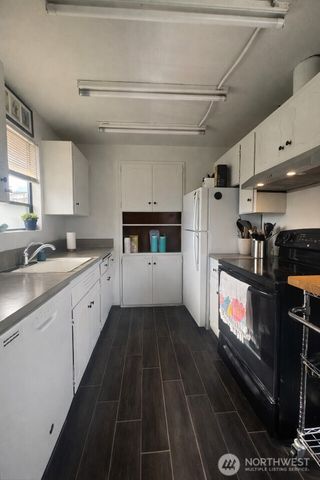 8803 23rd Avenue NE, Seattle, WA 98115