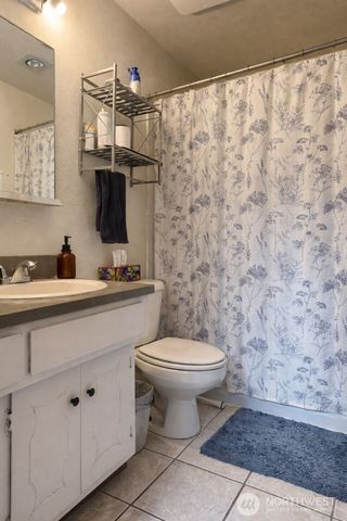 8803 23rd Avenue NE, Seattle, WA 98115