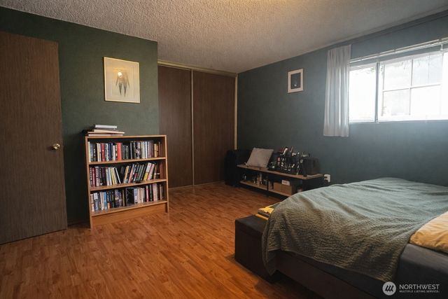 8803 23rd Avenue NE, Seattle, WA 98115