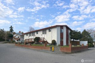 8803 23rd Avenue NE, Seattle, WA 98115