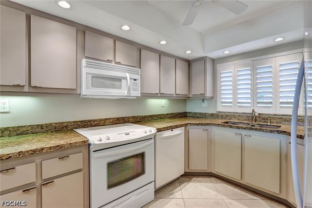 4574 Trawler CT 202, Fort Myers, FL 33919