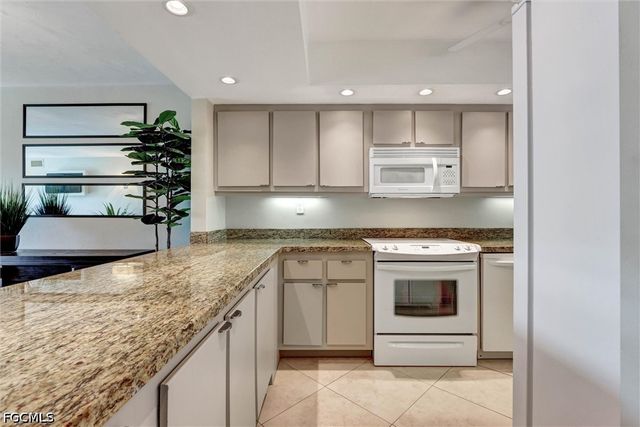 4574 Trawler CT 202, Fort Myers, FL 33919