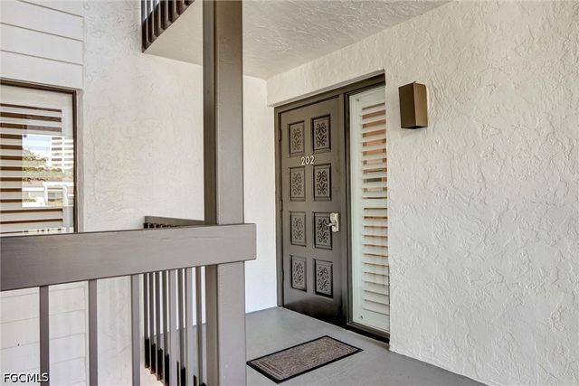 4574 Trawler CT 202, Fort Myers, FL 33919