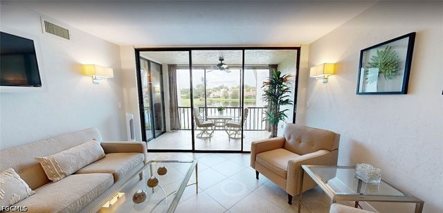 4574 Trawler CT 202, Fort Myers, FL 33919
