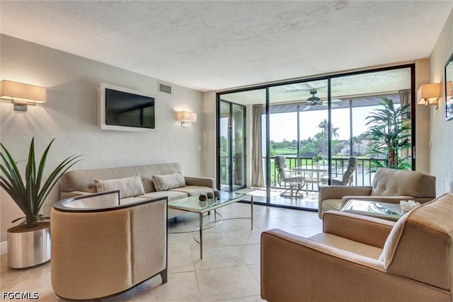 4574 Trawler CT 202, Fort Myers, FL 33919