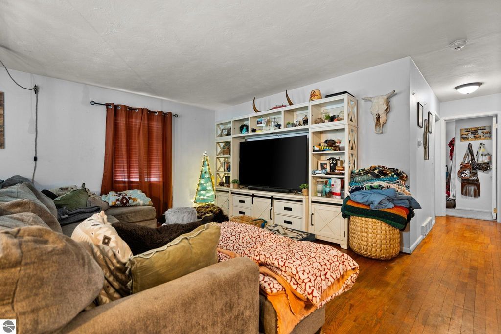 Image 4 of property listing at 11316 W M-179, Middleville, MI 49333