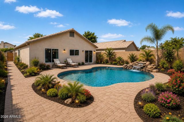 3715 W CHAMA Drive, Glendale, AZ 85310