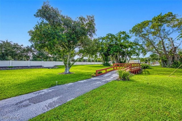 114 Moorhead MNR 114, Naples, FL 34112