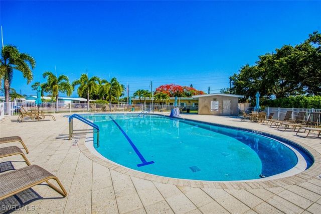 114 Moorhead MNR 114, Naples, FL 34112