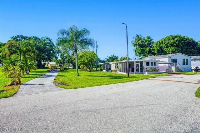 114 Moorhead MNR 114, Naples, FL 34112