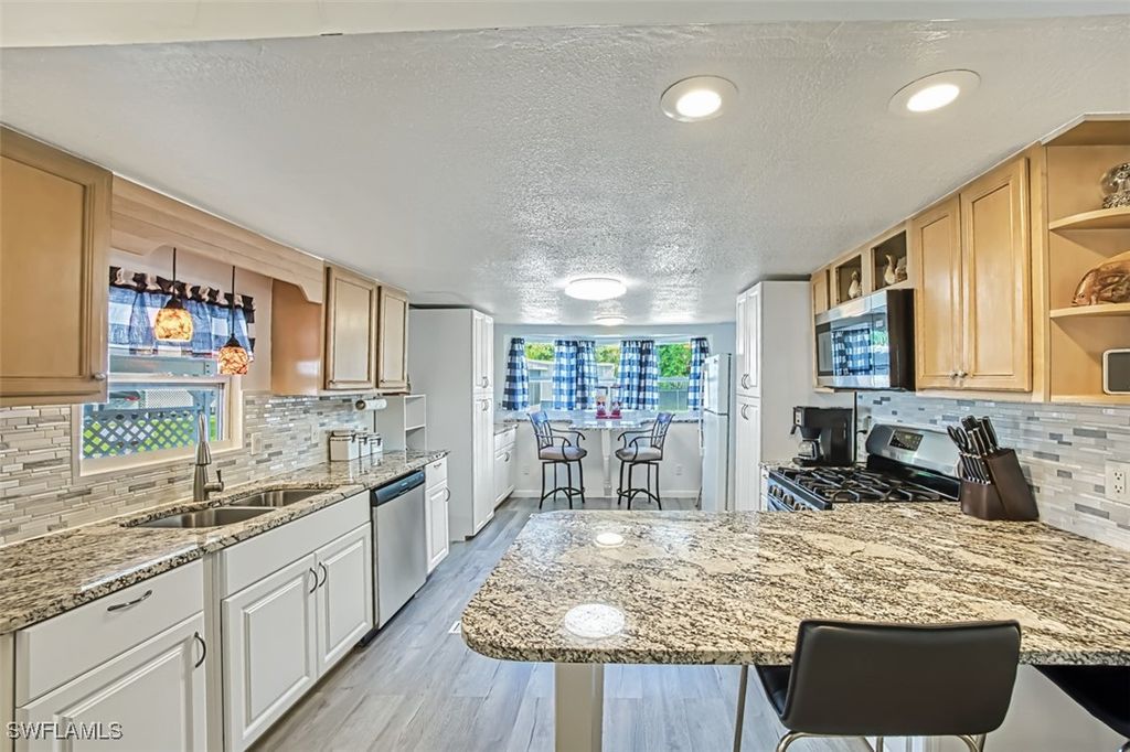 114 Moorhead MNR 114, Naples, FL 34112