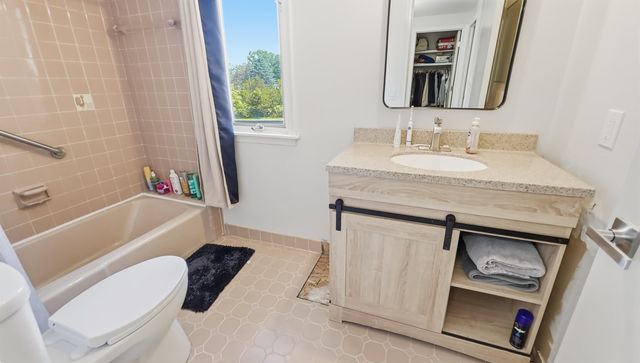 6089 N Seymour Road, Flushing, MI 48433