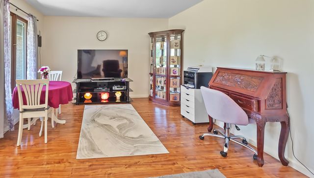 6089 N Seymour Road, Flushing, MI 48433
