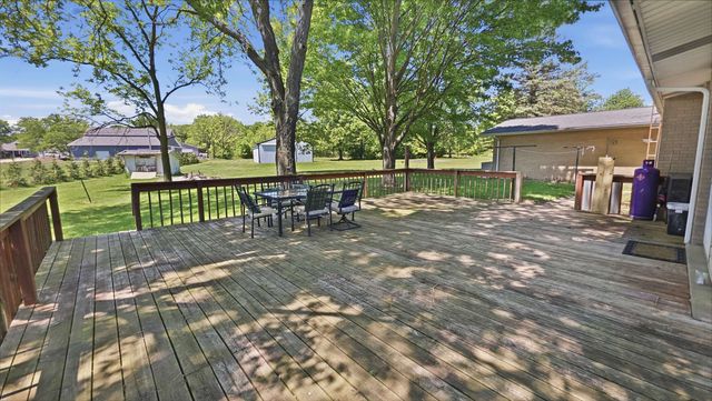 6089 N Seymour Road, Flushing, MI 48433