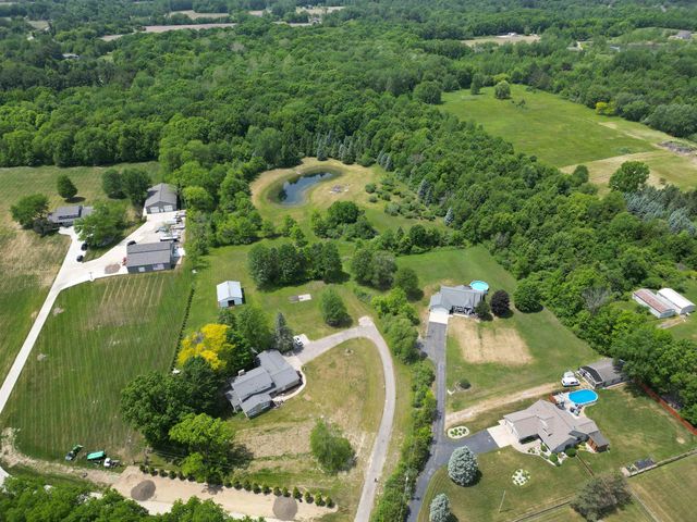 6089 N Seymour Road, Flushing, MI 48433