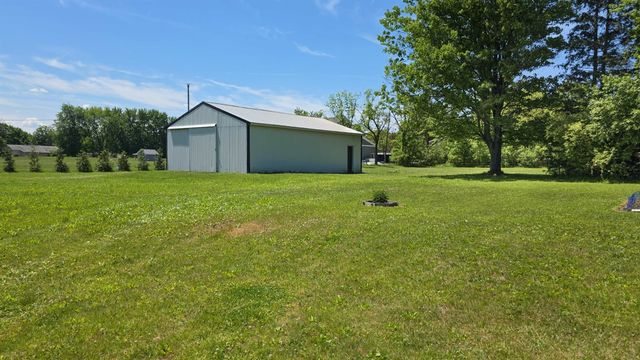 6089 N Seymour Road, Flushing, MI 48433