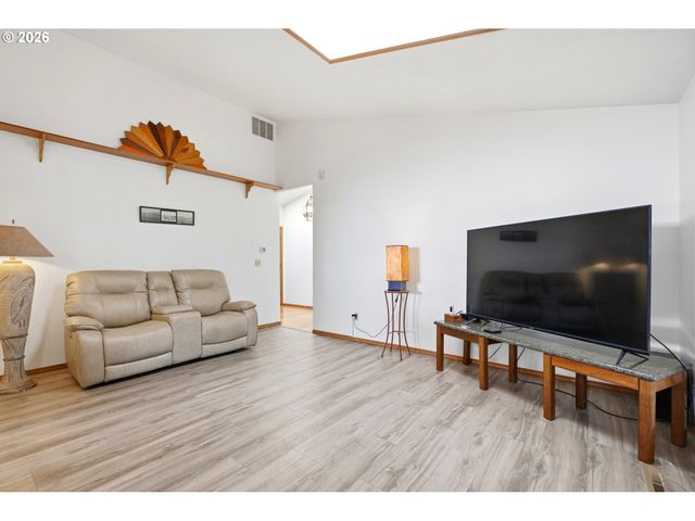 1679 Sw GOUCHER St, Mc Minnville, OR 97128