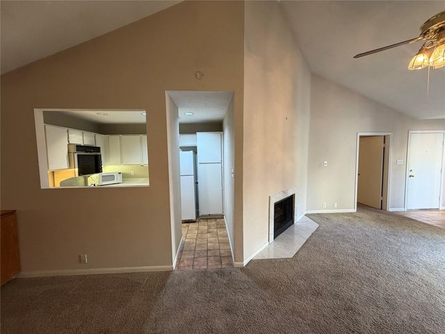 2829 Timmons Lane 172, Houston, TX 77027