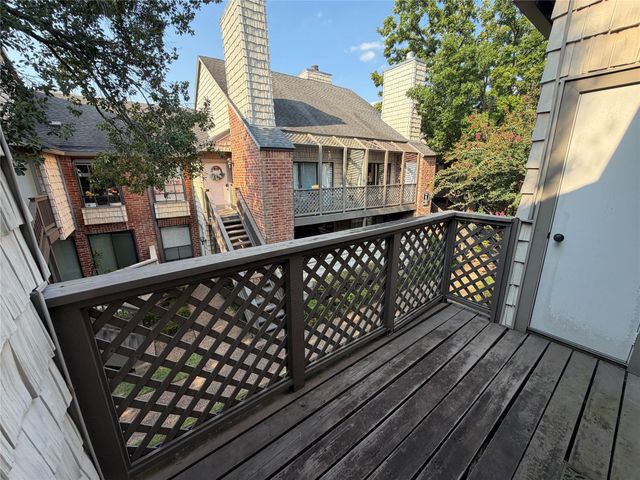 2829 Timmons Lane 172, Houston, TX 77027