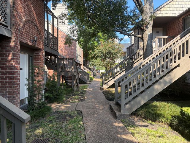 2829 Timmons Lane 172, Houston, TX 77027