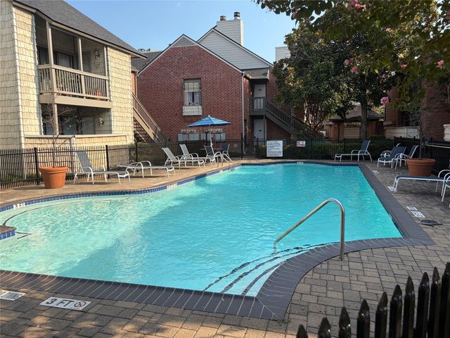 2829 Timmons Lane 172, Houston, TX 77027