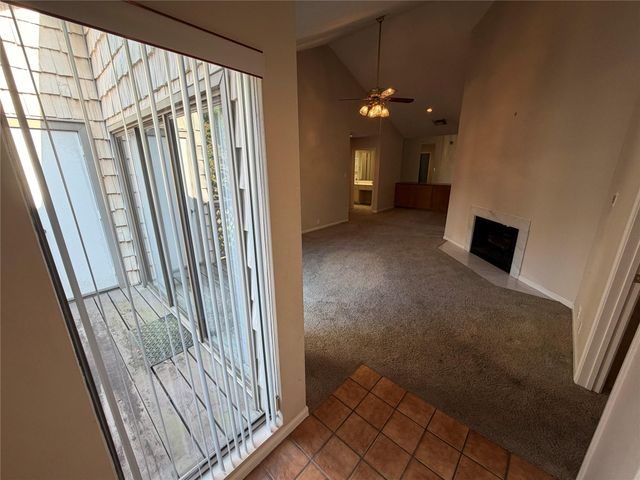 2829 Timmons Lane 172, Houston, TX 77027