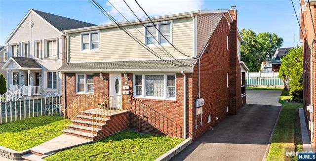 17 Kossuth Street, Wallington, NJ 07057