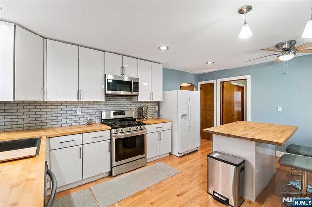 17 Kossuth Street, Wallington, NJ 07057