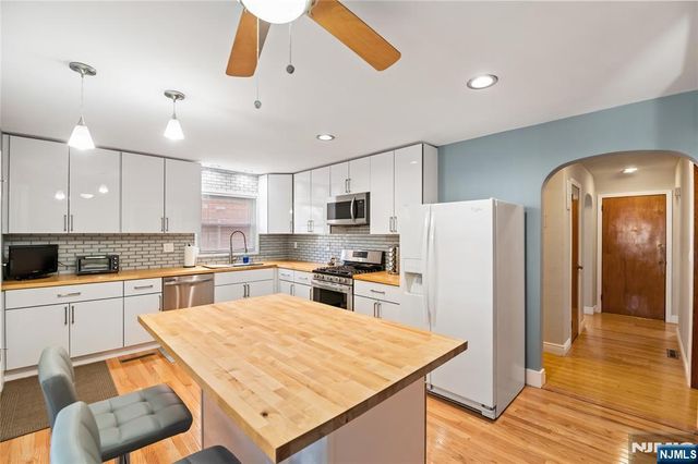 17 Kossuth Street, Wallington, NJ 07057