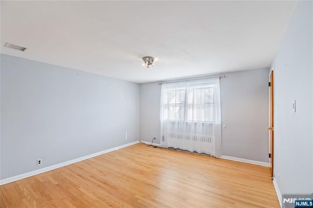 17 Kossuth Street, Wallington, NJ 07057