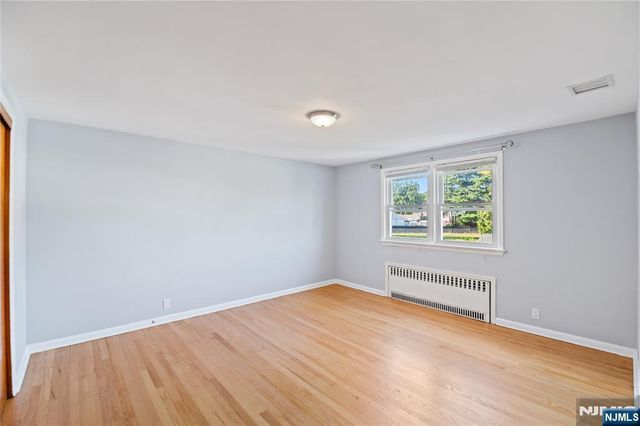 17 Kossuth Street, Wallington, NJ 07057