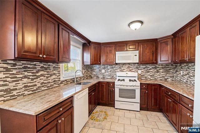 17 Kossuth Street, Wallington, NJ 07057