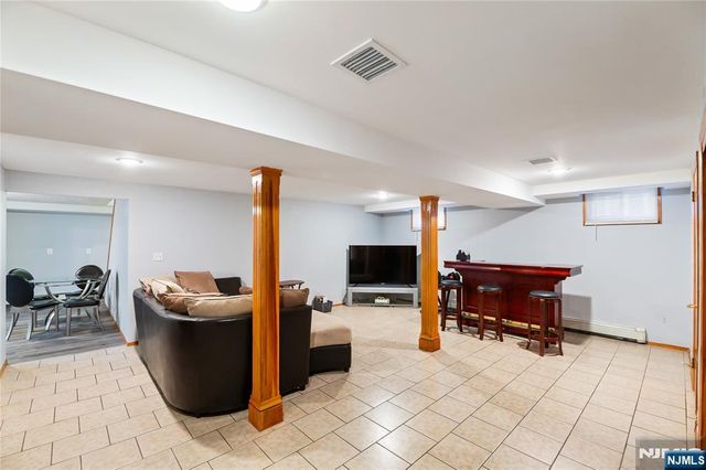 17 Kossuth Street, Wallington, NJ 07057