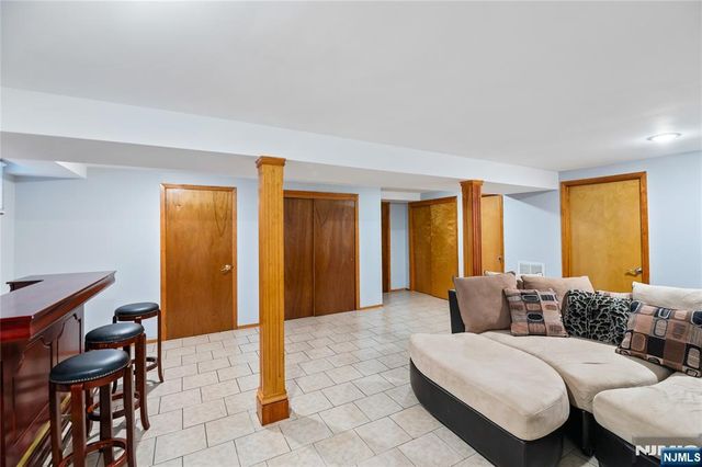 17 Kossuth Street, Wallington, NJ 07057