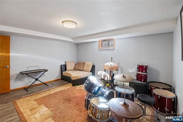 17 Kossuth Street, Wallington, NJ 07057