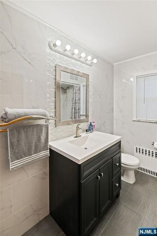 17 Kossuth Street, Wallington, NJ 07057