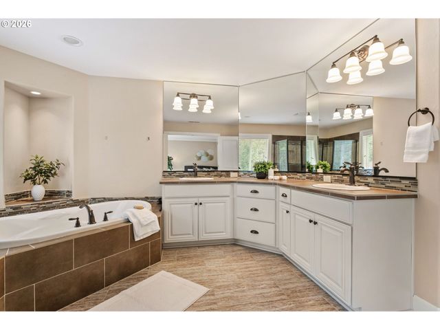 5722 Nw 128TH Ter, Portland, OR 97229