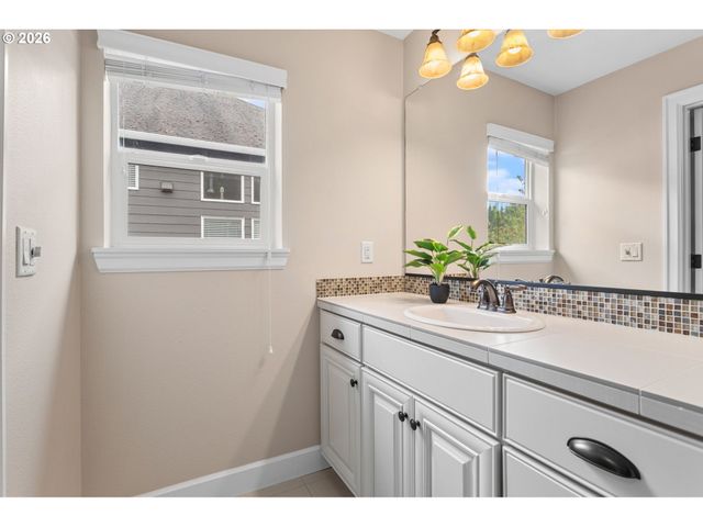 5722 Nw 128TH Ter, Portland, OR 97229