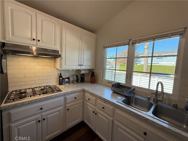 8372 Hillhead Drive, Huntington Beach, CA 92646