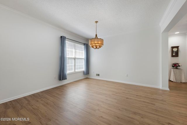 18 Amberwinds Court, Lakewood, NJ 08701