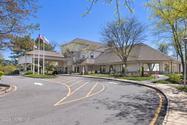 18 Amberwinds Court, Lakewood, NJ 08701