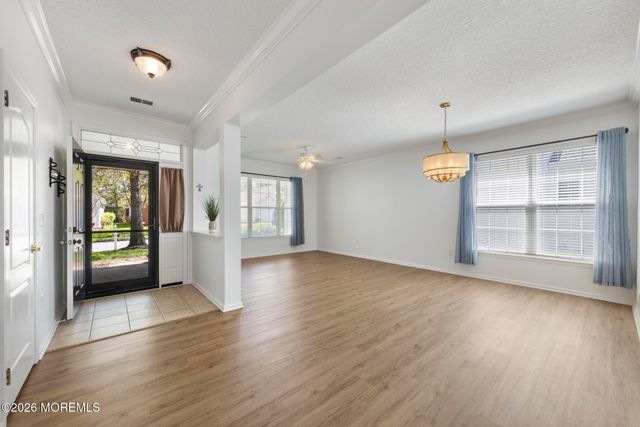 18 Amberwinds Court, Lakewood, NJ 08701