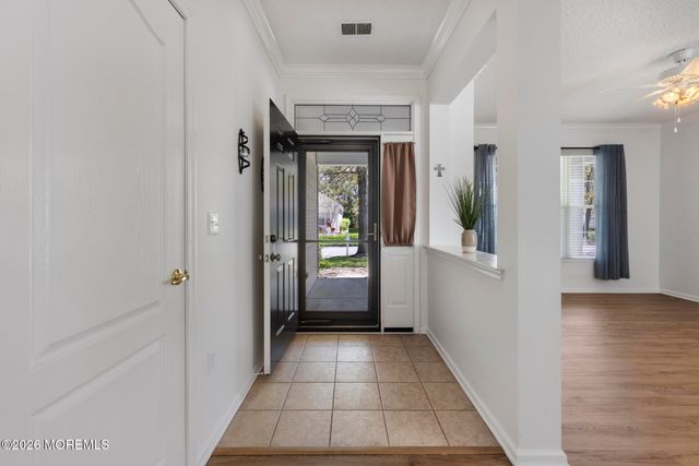 18 Amberwinds Court, Lakewood, NJ 08701