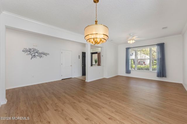 18 Amberwinds Court, Lakewood, NJ 08701