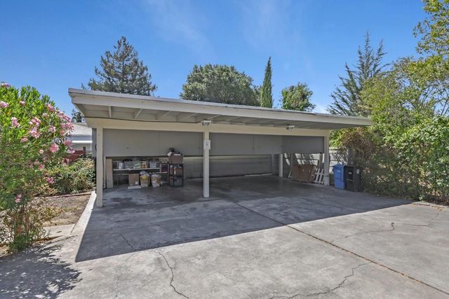 2120 Williams Street, Palo Alto, CA 94306